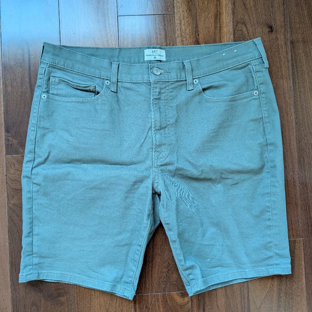 Men size 34 Shorts army green
